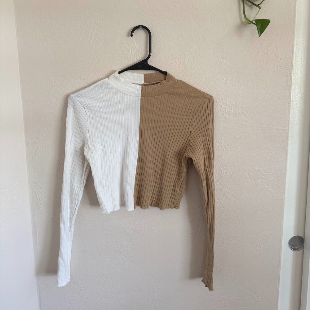 Two-Tone Cropped Sweater – Size L, White & Tan (Excellent Used Condition)
